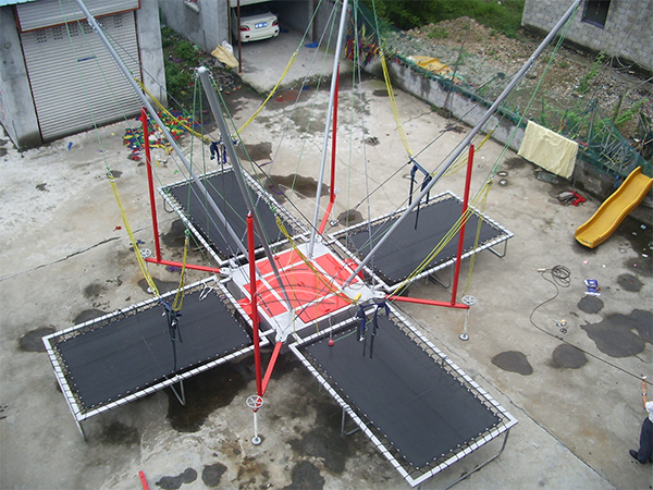 Trampolín bungee con remolque