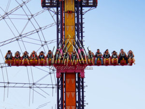 juegos atracciones Torre de feria