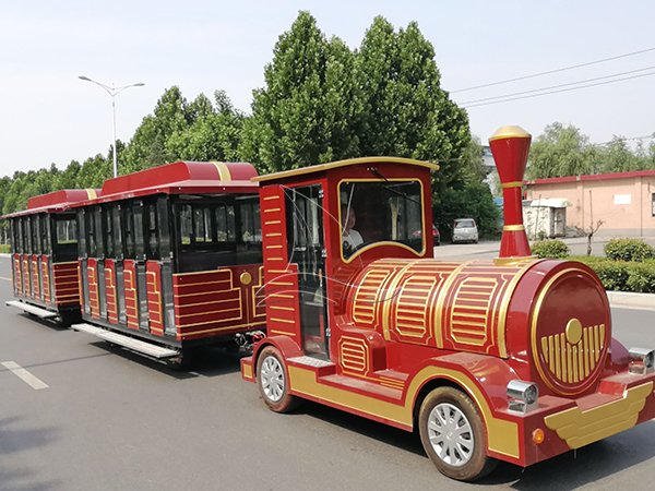 Rojo Clásico de Antiguo en Tren Sin Rieles