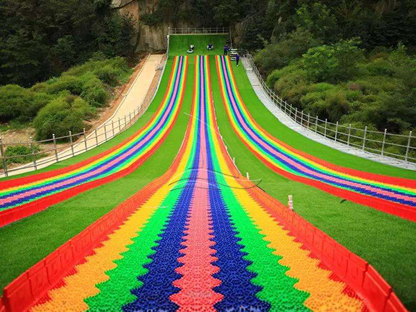 Rainbow Dry Snow Slope Slide