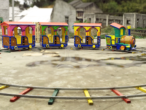 Recorridos en Tren de Jardín Con Rieles